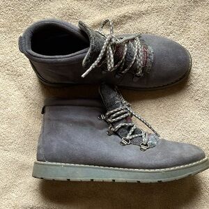 Bobs by Skechers 7 1/2 Gray ankle boots